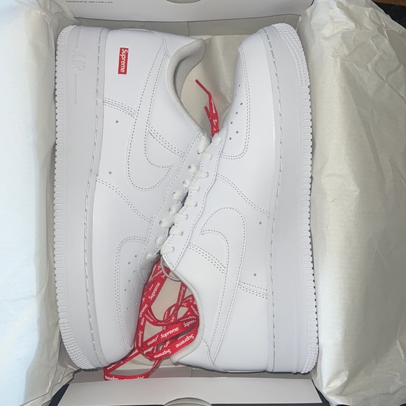 Mens Supreme AIR FORCE 1S - Picture 2 of 4